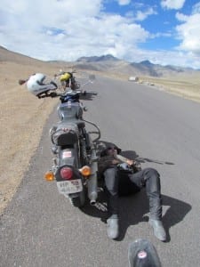 morey plan royal enfield sleeping ladakh motoreetto