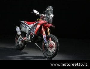 honda-svela-il-modello-2014-dakar-rally-la-nuova-cfr-450-rally-crf450_rally06