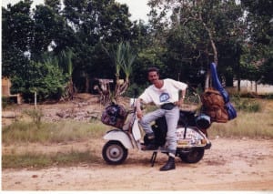 Giorgio Bettinelli  in vespa da roma a saigon