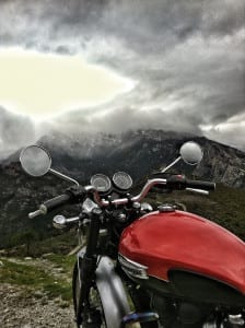 corsica in moto motoreetto vivario bonneville triumph