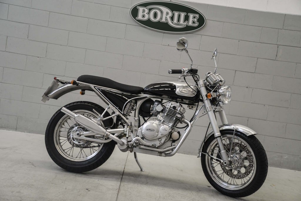 prova borile 300 cafè racer motoreetto