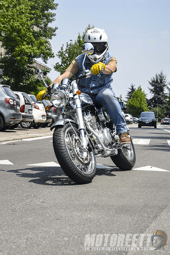 prova borile 300 cafè racer motoreetto riding