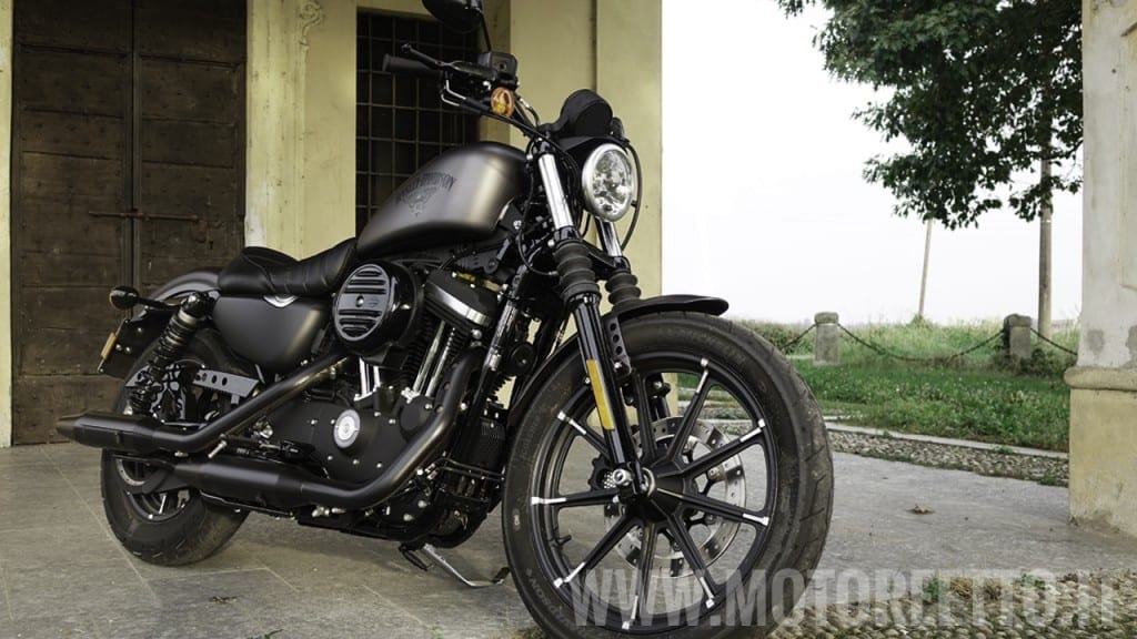 883 IRON 2016 Harley Davidson Video provë foto motoreetto