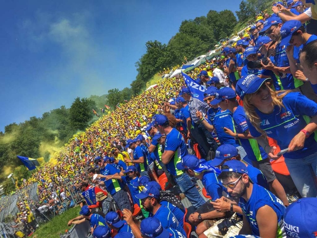 mugello-motogp-suzuki-tifosi