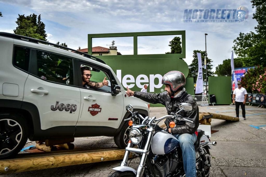 jeep pueblo en Portoroz con Harley