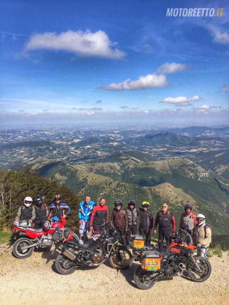 marche strade bianche gruppo marco polo team monte nerone