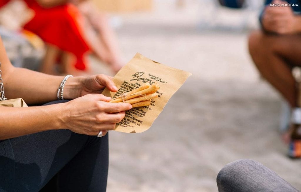 kapitulli fuoricena 2 derrat me krahë breadsticks dhe fletëpalosje