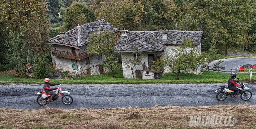 movimiento val Susa motoreetto .swm 650 y viajar Yamaha tt