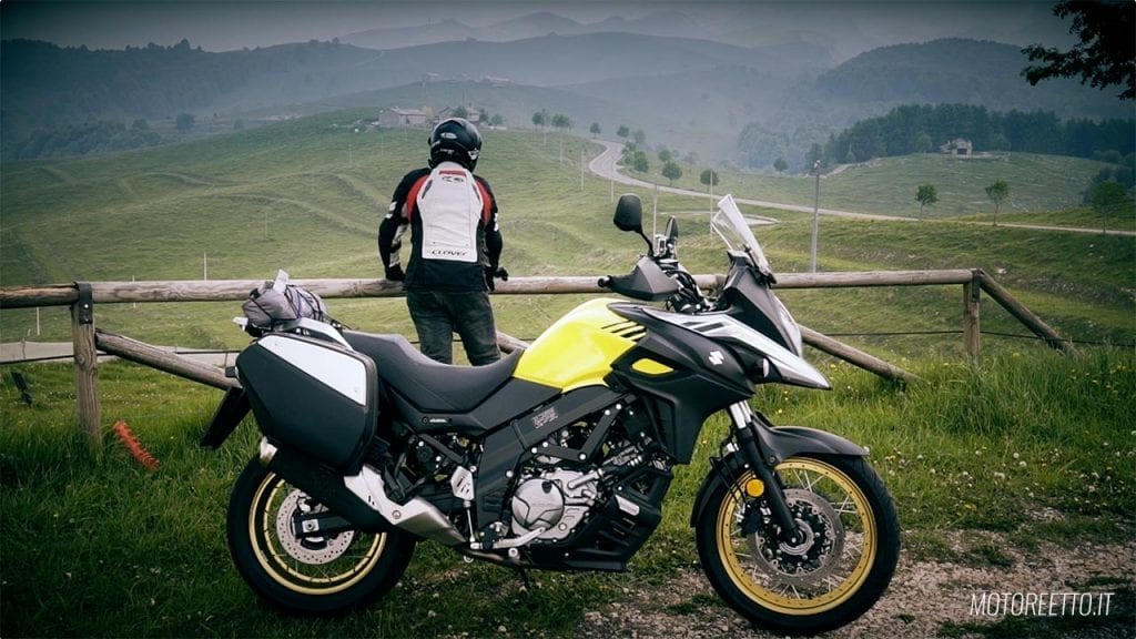 wasbak van Parpari lessinia Suzuki V-Strom motoreetto ry reis motorfiets roetes