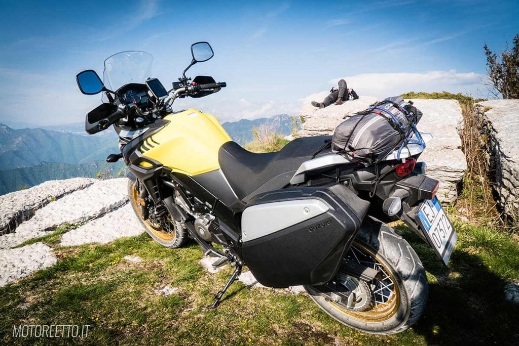 suzuki v-strom 650 motoreetto viaje de fin de semana de cine