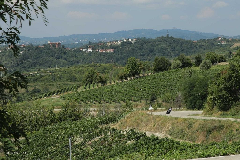 suzuki new burgman 400 chestnut little chivasso turin vineyards motoreetto test