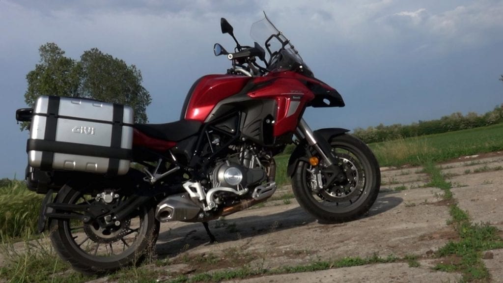 trk Benelli 502 opinión motoreetto