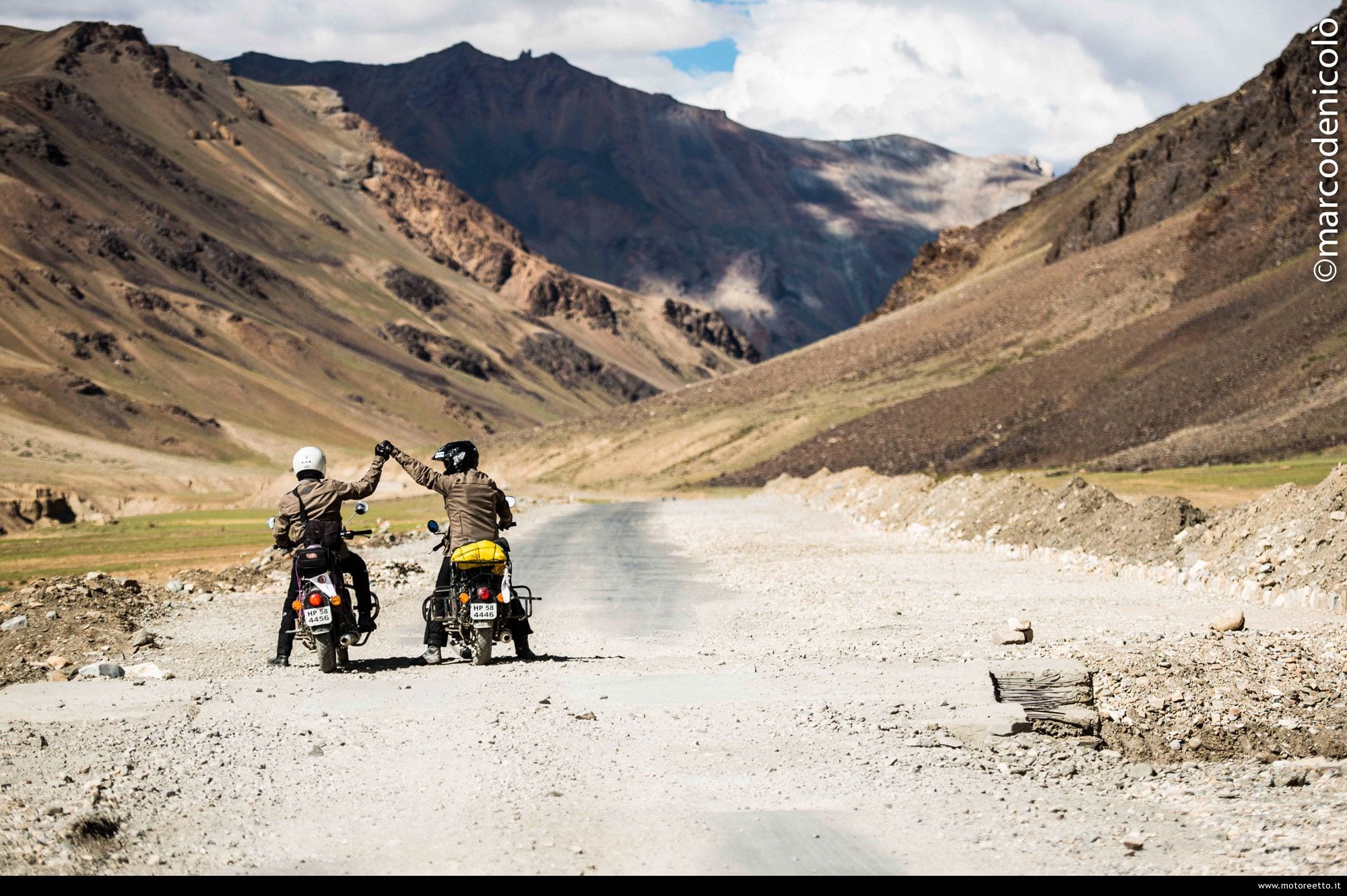 mí y Paolo en el plan de Morey en Ladakh