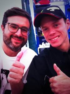 Arai selfies motoreetto dhe Tito Rabat Misano