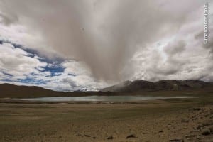 ladakh tso kar lake royal enfield moto