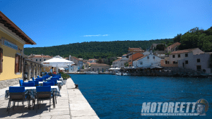 restaurante en el muelle en velos losinj Isla Losinj Croacia