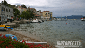 valun mare spiaggia cres cherso isola croazia mare estate moto