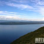 panorama da cres verso l'isola di rab in croazia estate viaggio moto