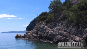 beli cres spiaggia scogli croazia moto estate mare