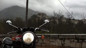 corsica in moto motoreetto corte