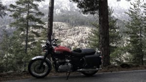 Corsica motoreetto Triumph Bonneville motorfiets vergio