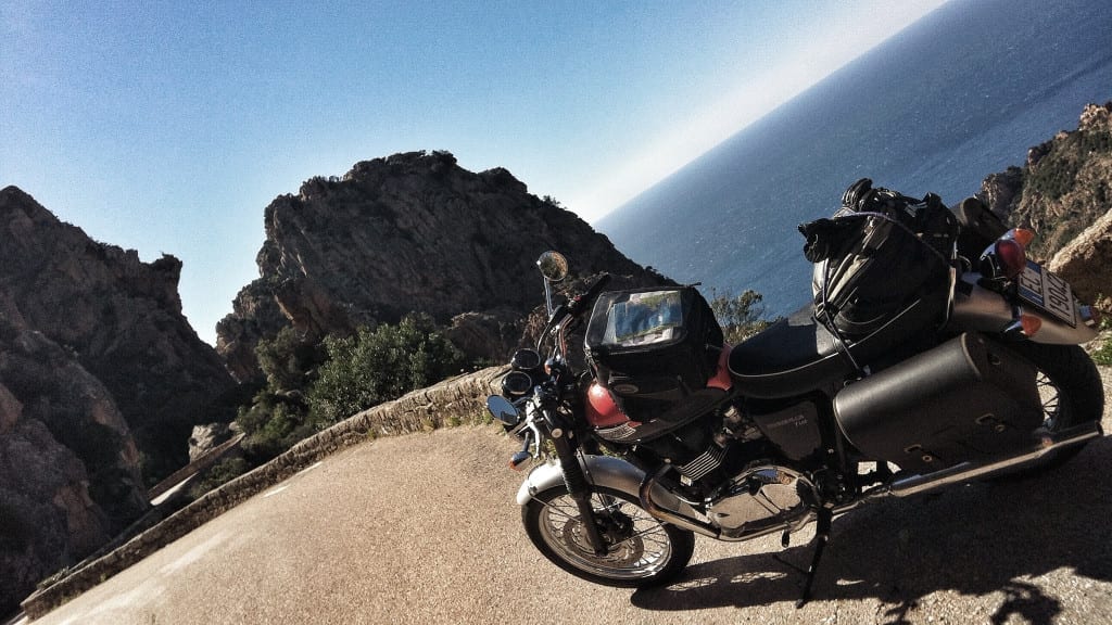 corsica in moto motoreetto calanche bonneville