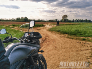 V-Strom xt 650 fuera de la carretera sesión de paseo de la prueba motoreetto