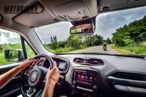 renegade jeep interno insegue harley low rider motoreetto