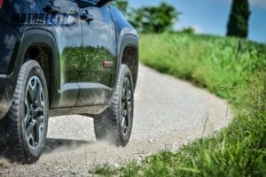 jeep renegade sterrato sgommata