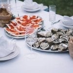 oysters dhe havjar të fuoricena