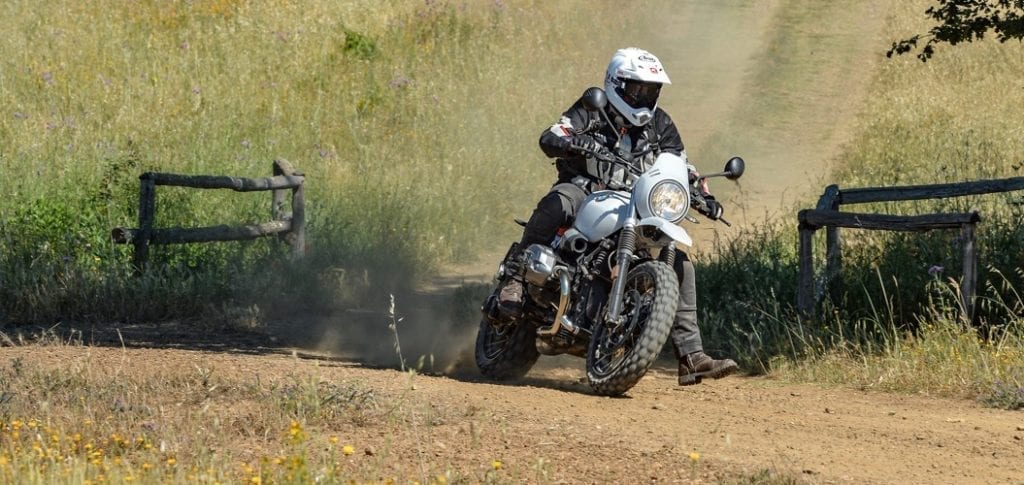 bmw urban gs test motoreetto video recensione