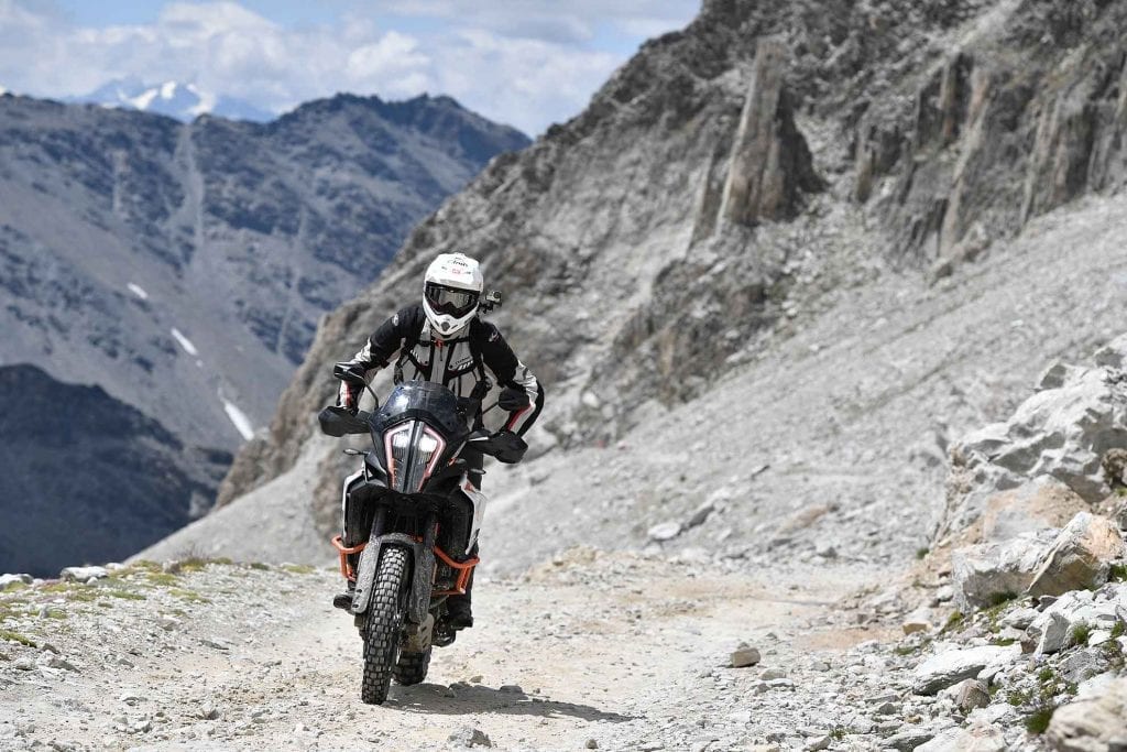 ktm 1290 super adventure r motoreetto test sul sommeiller