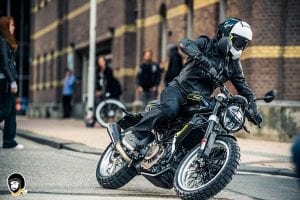 swart pyl stedelike piega 401 analise motoreetto
