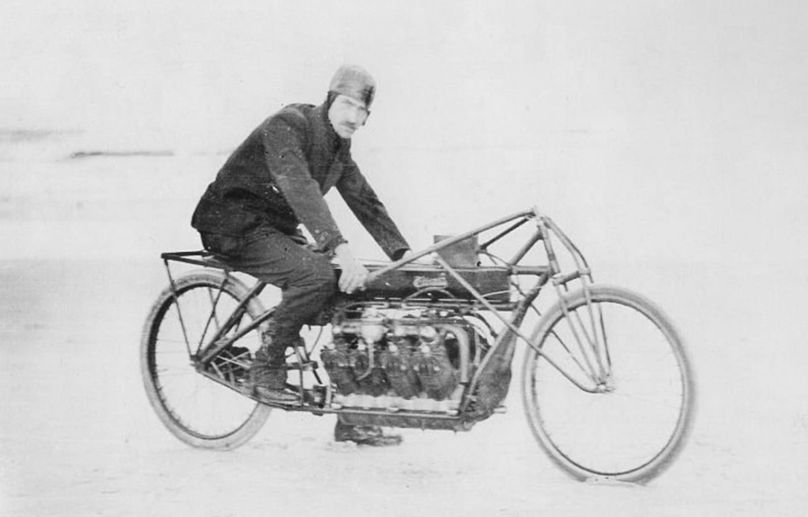 glenn curtiss på sin utrolige v8