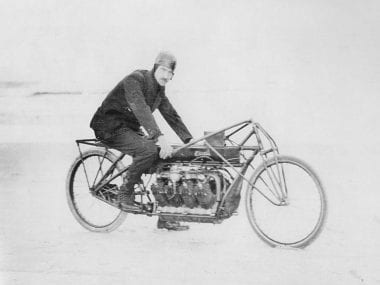 glenn curtiss på sin utrolige v8