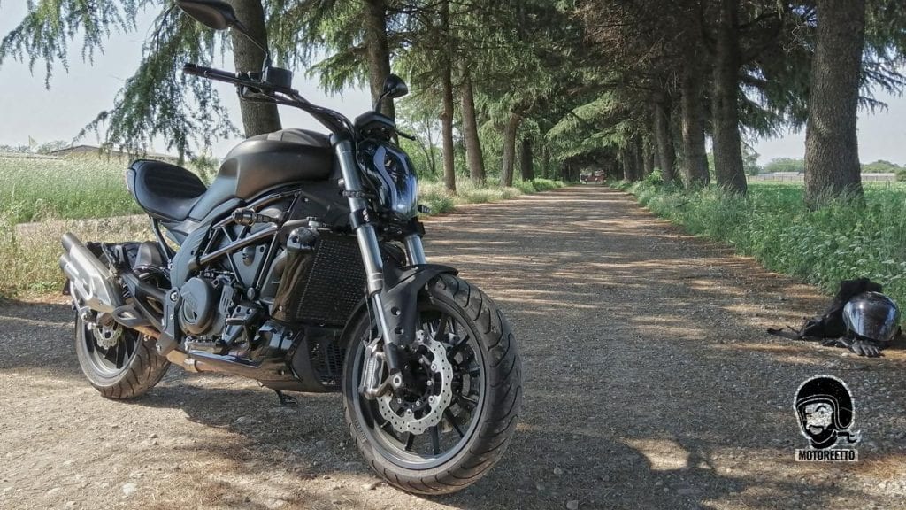 prueba del motor benelli 502c