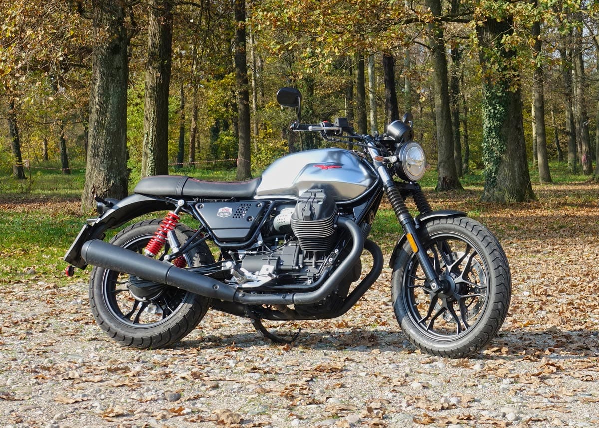 KAPPA KR8201 Plateless Motorcycle Carrier – Fits Moto Guzzi V7 III Stone/Special 17”
