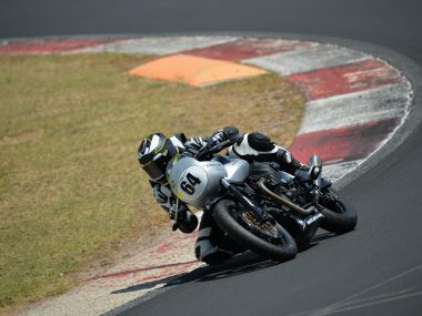motoretto en vallelunga durante la copa de europa de resistencia rápida moto guzzi 2021