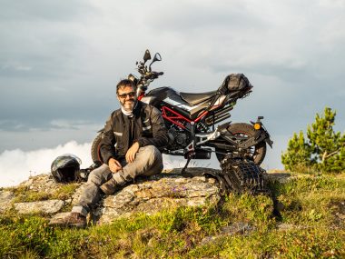escartons brevet motoreetto conclude l'impresa in 12 ore con una 12 pollici