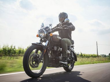 motoretto tests the royal enfield meteor 350 video