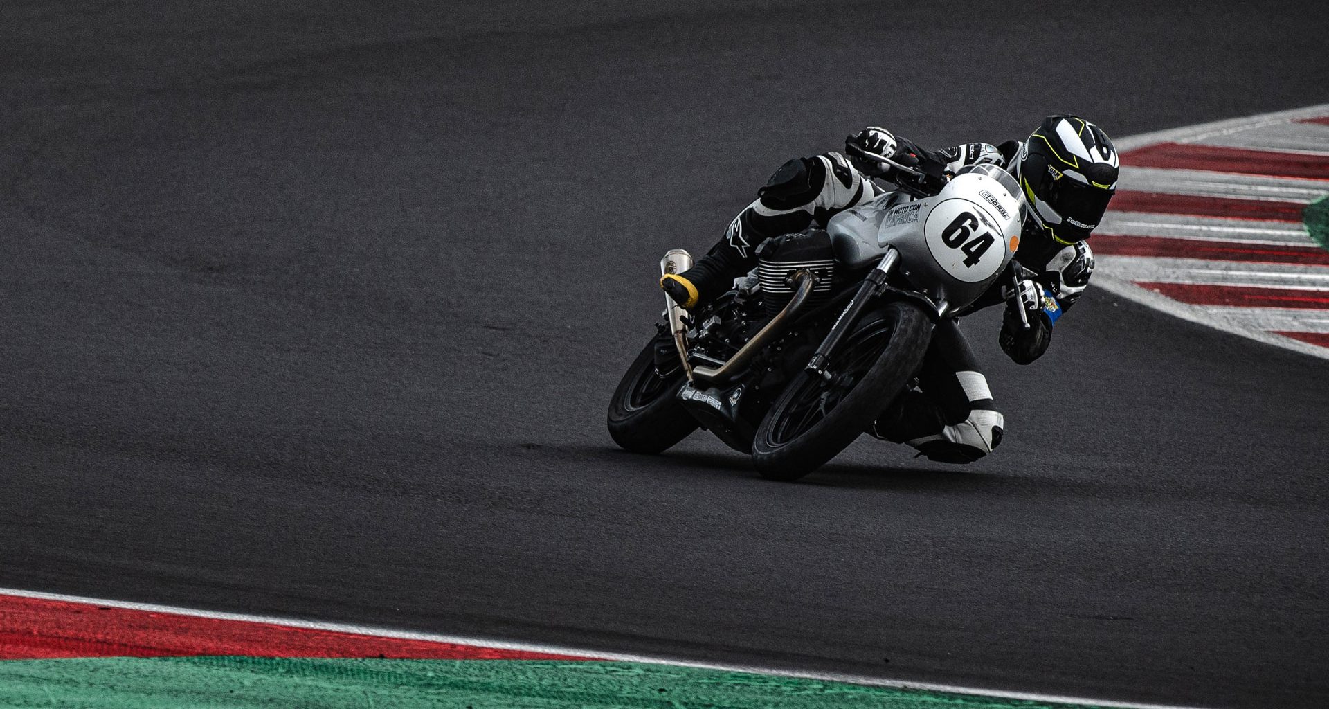 video de moto guzzi de resistencia rapida de motoretto en misano y magione